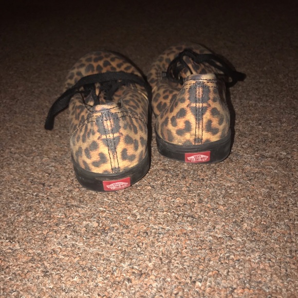 Woman’s vans size 7.5 - Picture 2 of 2